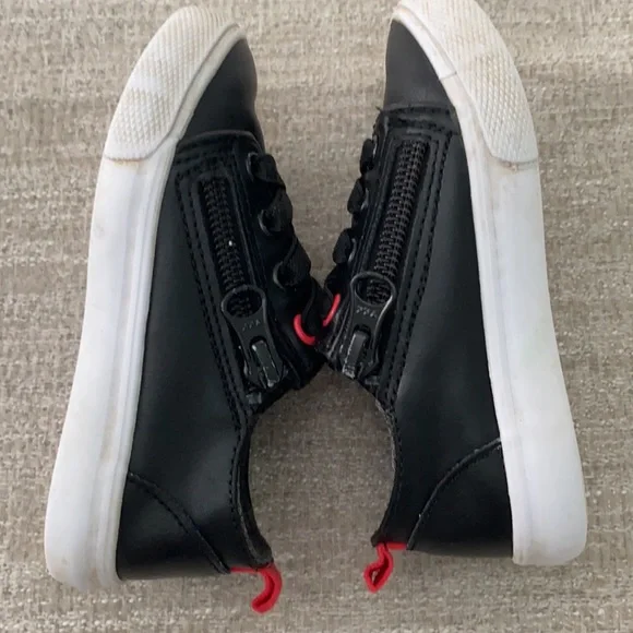 Cat & Jack boys black sneaker Size 6 - Picture 11 of 11